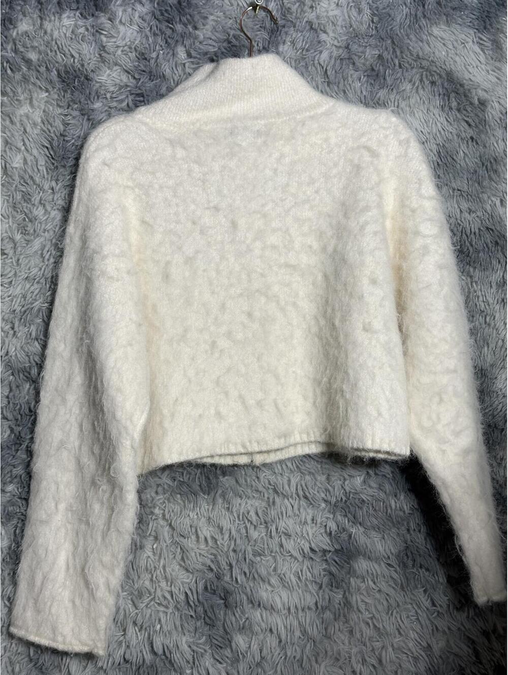 White Fuzzy Zip-Up Cropped Jacket - Picture 2 of 5